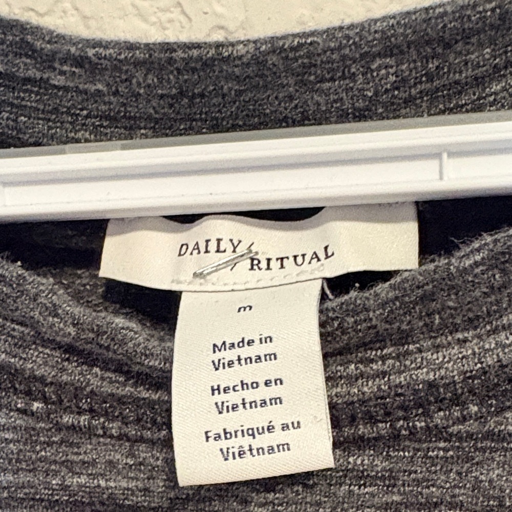 Daily Ritual Heather Gray Knit Top with tie split back Medium - Picture 2 of 6
